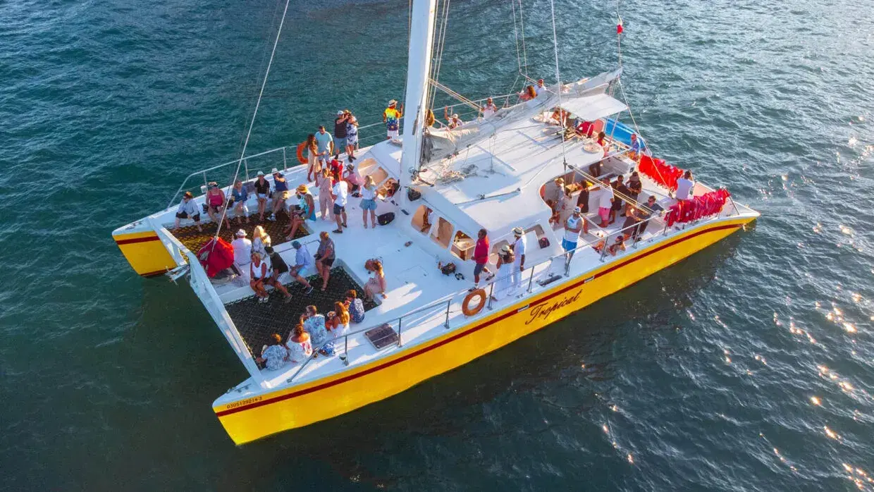 Tropicat Private Charter PezGato